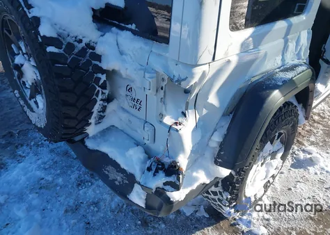 2021 Jeep Wrangler Unlimited Willys 4X4 z USA, uszkodzony, nr VIN 1C4HJXDN2MW582782